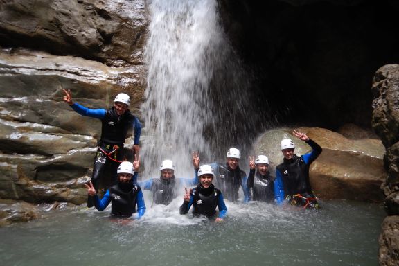 Teambuilding beim Canyoning Teambuilding beim Canyoning