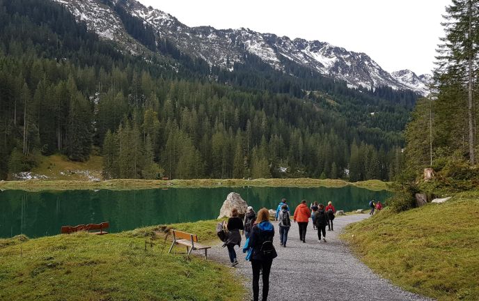 Gruppeausflug zum Herzsee im Kleinwalsertal Gruppeausflug zum Herzsee im Kleinwalsertal