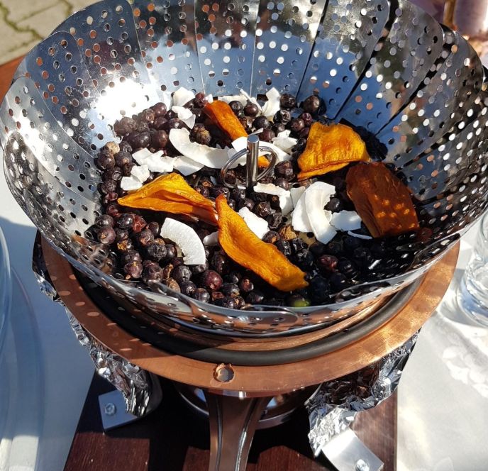 Braukessel mit Zutaten, Gin Workshop eventaktiv