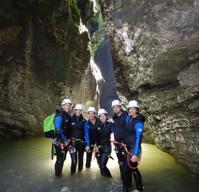 Rahmenprogramm für Teamevent, Canyoning in der Schlucht Rahmenprogramm für Teamevent, Canyoning in der Schlucht